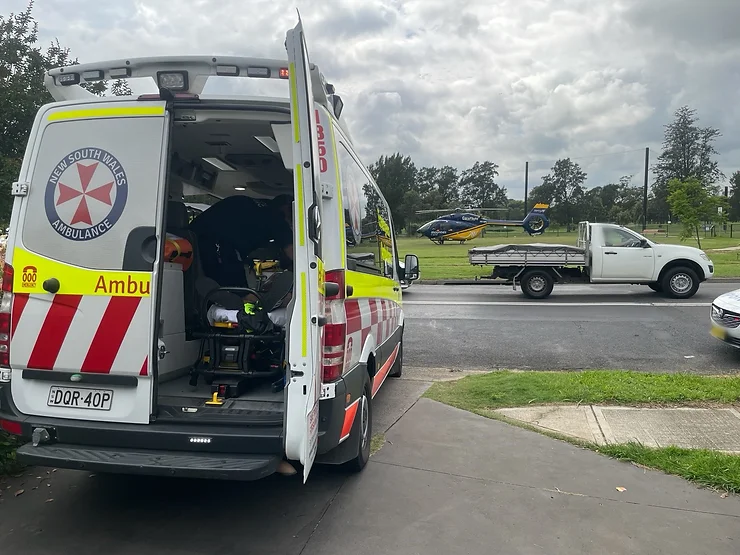 Tradie airlifted to hospital after falling several metres from roof in Richmond