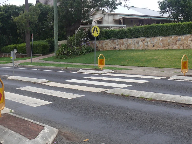 Proposed pedestrian crossing in busy Kurrajong could see 10 car park spots swallowed up