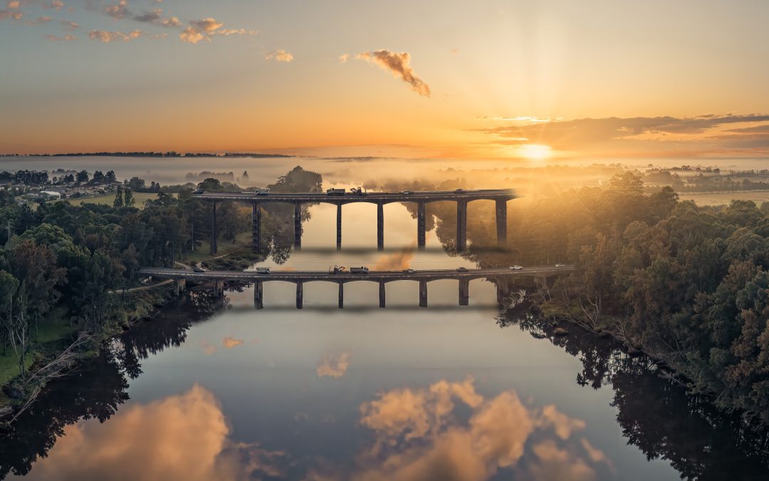 New Richmond Bridge to Tower Over Floodplain